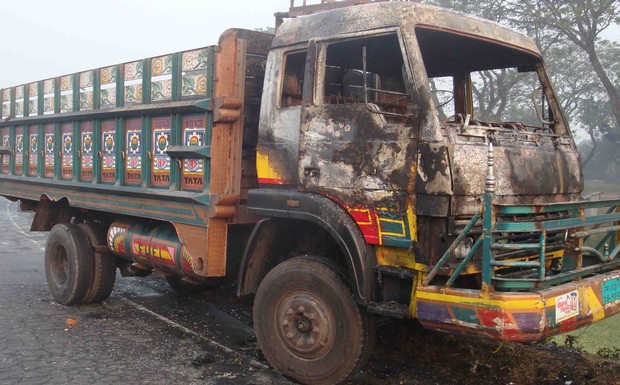 Firebombing leaves two burnt in Narsinghdi