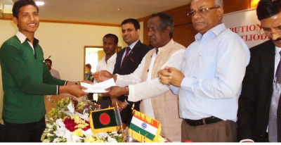 124 heirs of FFs get Indian scholarships in Rangpur