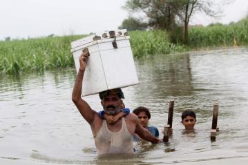 Rains and  flood  die in Pakistan