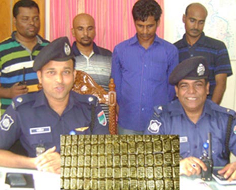 Three arrested with gold worth Tk 3 crore in Magura