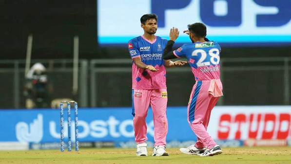 মুস্তাফিজকে নিয়ে যা বললেন রাজস্থানে তরুন পেসার সাকারিয়ার