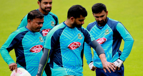 আগামীকাল শ্রীলঙ্কার বিপক্ষে মাঠে নামার আগে বিশাল দু:সংবাদ পেল বাংলাদেশ