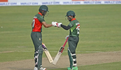 আইসিসি ব্যাটিং র্যাকিংয়ে চমক দেখালো মুশফিক ও মাহমুদউল্লাহ