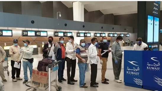 ৩ টি দেশ থেকে যাত্রী প্রবেশ নিষিদ্ধ ঘোষণা করলো আরব আমিরাত
