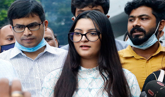 কেঁচো খুড়তে গিয়ে বেরিয়ে এলো সাপ পরীমণি ইসুতে নতুন কালোমুখের সন্ধান পাব: পুলিশ