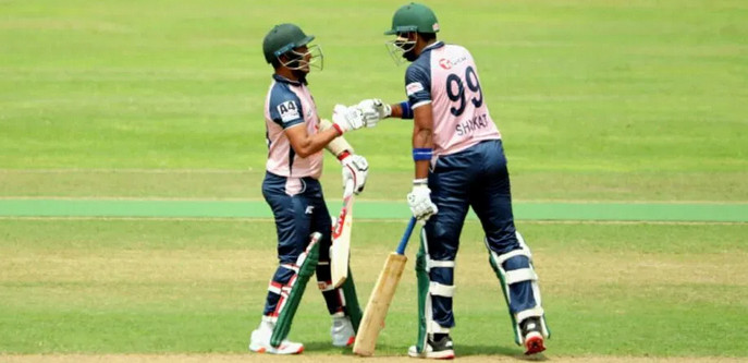 আশরাফুল ঝড়ে ১ ওভারে ২ ছক্কায় ১৯ রান, বৃথা গেলো ইমনের জাদুকরী বোলিং