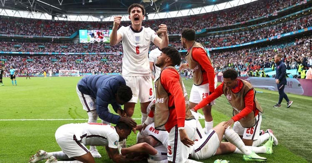 ৫৫ বছরের ইতিহাস ভেঙ্গে শেষ আটে ইংল্যান্ড