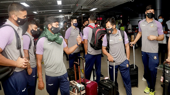 ২২ ঘন্টারও বেশি সময় ভ্রমণ শেষে জিম্বাবুয়েতে বাংলাদেশ জাতীয় দল