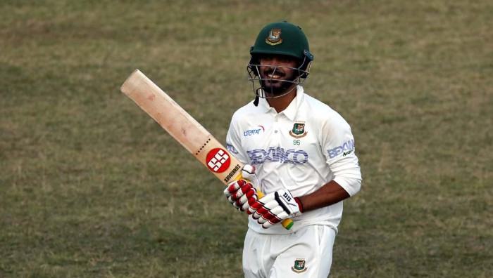 আউট আউট শুরুতেই আউট হয়ে ফিরলেন সাইফ হাসান