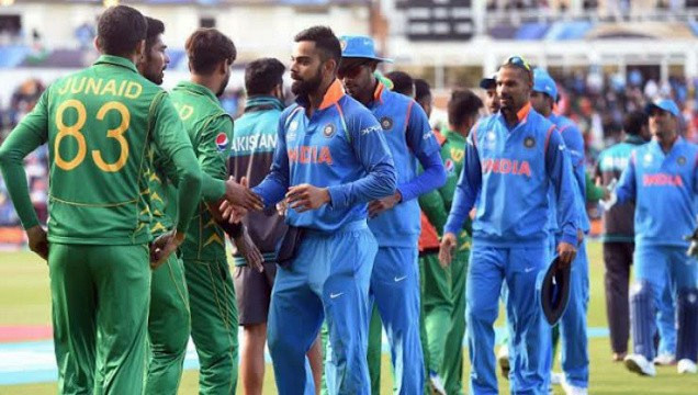 মাঠে নামছে ভারত বনাম পাকিস্তান