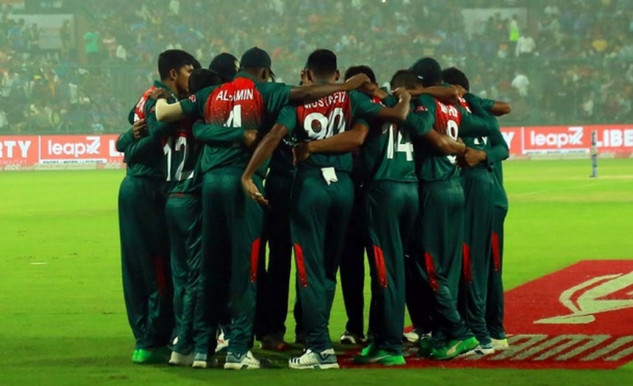 রক্তাক্ত হয়ে মাঠ ছাড়ল বাংলাদেশি ক্রিকেটার