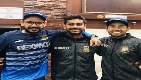 অস্ট্রেলিয়াকে একহাত নিলেন শ্রীনিবাস ও স্টনিয়ার