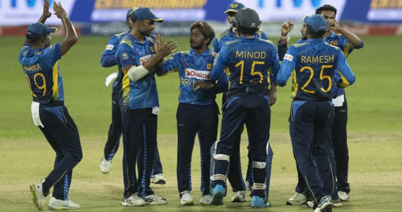 শেষ ওভারের নাটকীয়তায় ভারতকে হারিয়ে ইতিহাস গড়লো শ্রীলঙ্কা