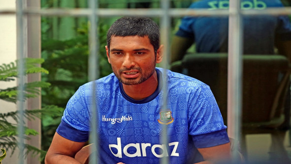 অবসরের আনুষ্ঠানিক ঘোষণায় ধোঁয়াশায় রাখলেন মাহমুদউল্লাহ রিয়াদ