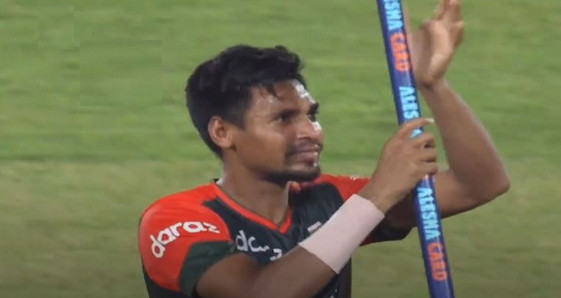 নিজেই নিজেকে হারিয়ে দিলেন মুস্তাফিজ
