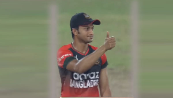 আজ মধ্যরাতে চলে যাচ্ছেন সাকিব