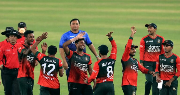 পুরোনো মুস্তাফিজকে ফিরে পেলেন অস্ট্রেলিয়ার তারকা ক্রিকেটার