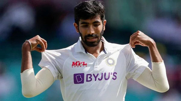 ক্রিকেট ইতিহাসের সবচেয়ে বড় লজ্জার রেকর্ড গড়লেন বুমরাহ