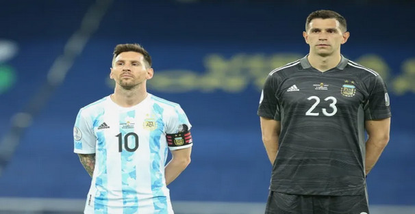 সব জল্পনা কল্পনা উড়িয়ে দিয়ে আর্জেন্টিনার হয়ে খেলবেন এমি মার্টিনেজ জানিয়ে দিলেন নিজেই