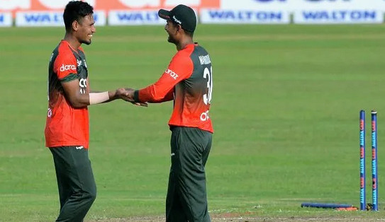 টি-টোয়েন্টিতে ডাবল সেঞ্চুরি করলেন বোলার মুস্তাফিজ