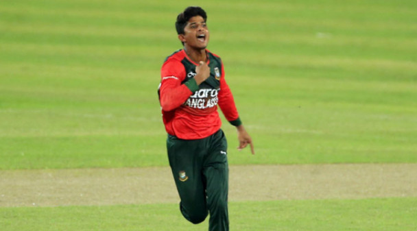 প্রথম বলেই উইকেট নিলো টাইগাররা