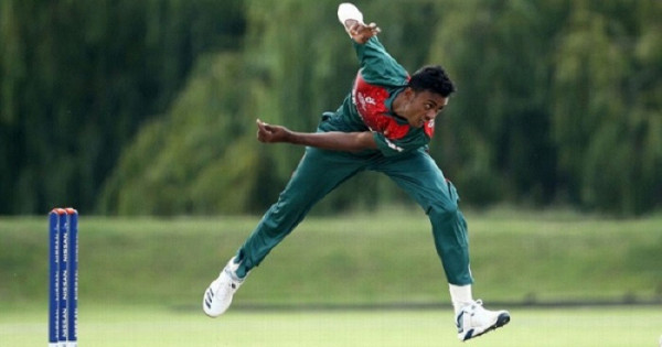 জোড়া আঘাত শরিফুলের