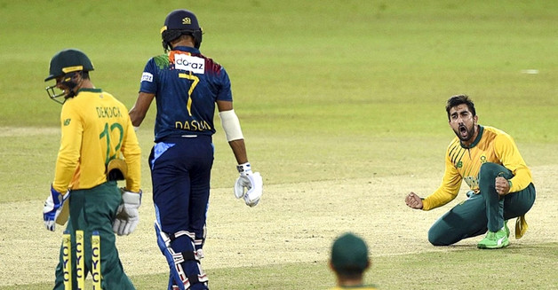 ৩ রানে শেষের পথে শ্রীলঙ্কা