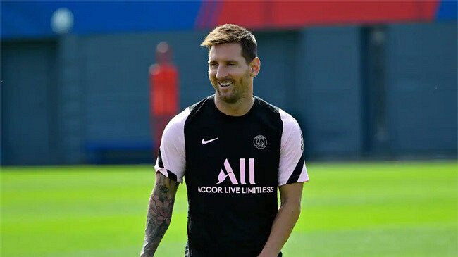মেসির বেতন নিয়ে সব জল্পনা কল্পনা দুর করলেন পিএসজির পরিচালক