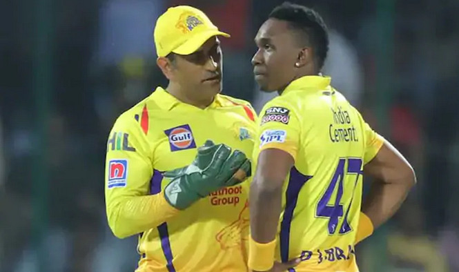ক্যাপ্টেন কুল ধোনি রেগে আগুন, মুখ লুকানোর জায়গা পেল না ডোয়াইন ব্রাভো
