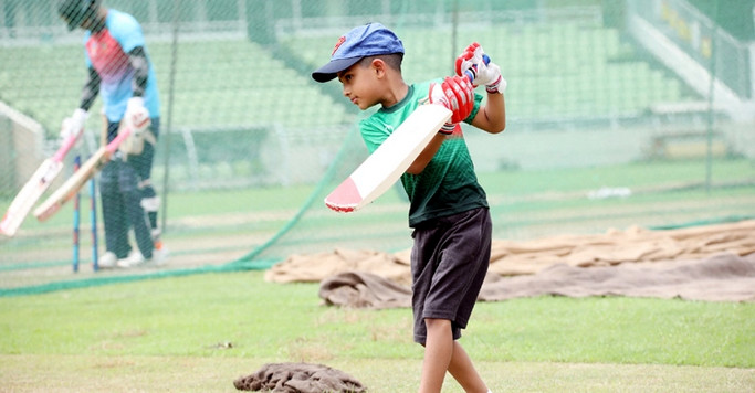 জমবে খেলা: বাবা বাঁহাতি ছেলে ডানহাতি