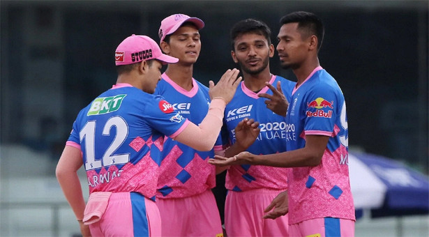 আজ নতুন সময়ে হায়দ্রাবাদের বিপক্ষে মাঠে নামছে মুস্তাফিজের রাজস্থান