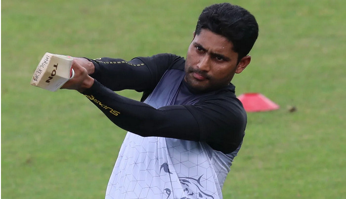 ব্যাটিংয়ে নেমেই ঝড় তুলেছেন ইমরুল, দেখেনিন সর্বশেষ স্কোর