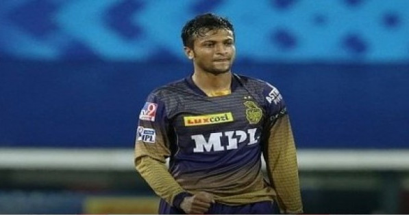 প্রথম ওভারে বল হাতে এসেই চমক দেখালেন সাকিব