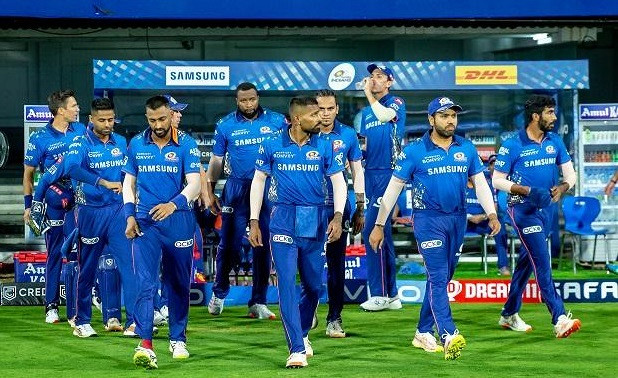 প্লে অফে উঠতে যা যা করতে হবে মুম্বাই ইন্ডিয়ান্সকে