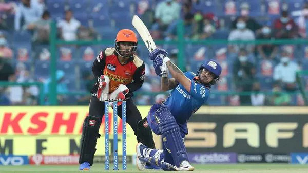 প্লে উঠতে হায়দরাবাদকে বিশাল রানের টার্গেট ছুড়ে দিল মুম্বই ইন্ডিয়ান্স