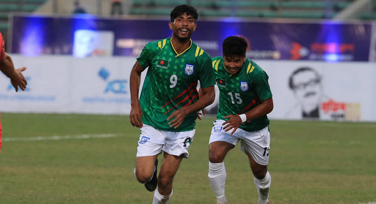 গোল, গোল, গোল শুরুতেই গোলে এগিয়ে গেল বাংলাদেশ