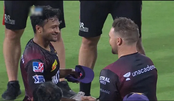 ফাইনাল ম্যাচের একাদশে সাকিবকে রাখা হবে কিনা চূড়ান্ত সিদ্ধান্ত জানিয়ে দিল ডেভিড হাসি
