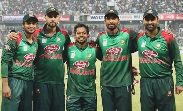 বিশ্বকাপ খেলতে ওমানে সাকিব মুশফিক রিয়াদরা আবেগঘন স্ট্যাটাস দিলেন মাশরাফি