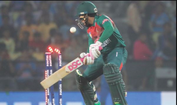 আজ বিশ্বকাপ শুরু তার আগেই হঠাৎ মুশফিককে নিয়ে যা বললেন : মাহমুদুল্লাহ
