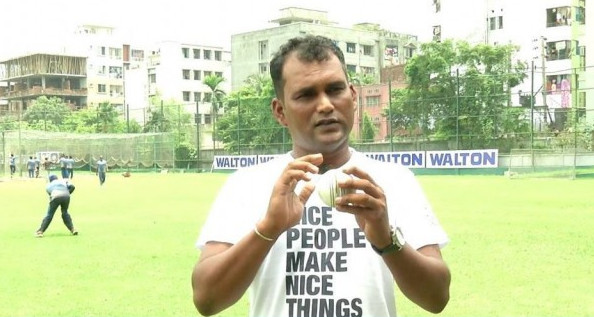 কোচ হওয়ার প্রস্তাব পাওয়ার পর হঠাৎ করে ক্রিকেটারদের সাথে মিরপুরে সালাউদ্দিন