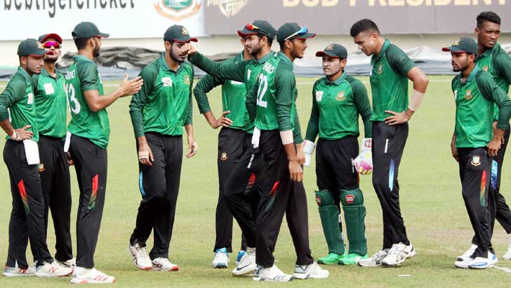 পাকিস্তান সিরিজ- স্কোয়াডের বাইরে জাতীয় লিগে খেলা সাত তরুণকে অনুশীলনের জন্য ডাকা