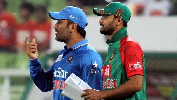 ধোনিকে নকল করতে চান না মাশরাফি
