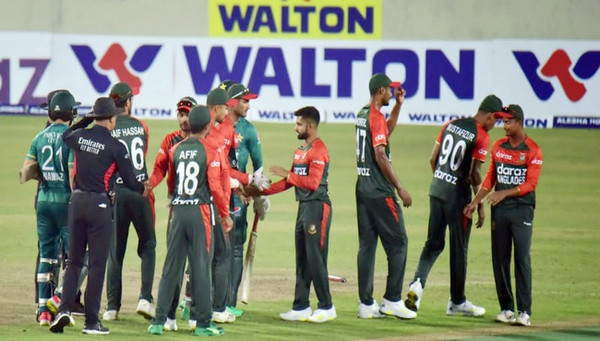 আইসিসি থেকে শাস্তি পেল হাসান আলী ও বাংলাদেশ