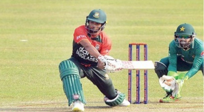 শুরুতেই উইকেট হারালো বাংলাদেশ
