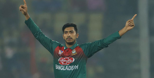 ৭ বাউন্ডারিতে ৬৫ রান, বল হাতে ৩ উইকেট নিল সৌম্য