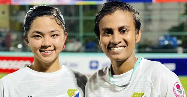 অবিশ্বাস্য ফুটবল ইতিহাস পাল্টে দিলেন বাংলাদেশের সাবিনা আর সুমাইয়া প্রতিপক্ষের জালে দিলেন ২২ গোল