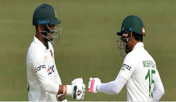 টেস্টের দ্বিতীয় দিনে সকাল ১০টায় নয়, দেখেনিন যখন মাঠে নামছে বাংলাদেশ বনাম পাকিস্তান