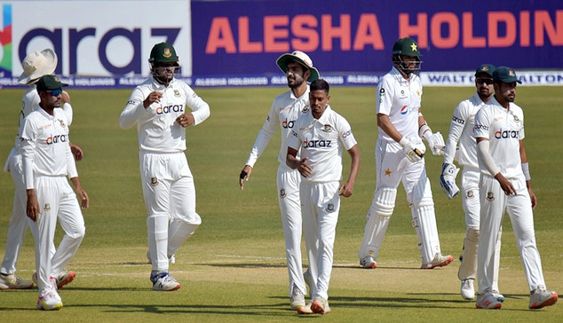 তাইজুল-মিরাজের দুর্দান্ত বোলিংয়ে যাওয়ার আসার মধ্যে বিরতিতে গেল পাকিস্তান