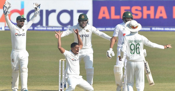 টাইগারদের বোলিং তোপে আল আউটের পথে পাকিস্তান, দেখেনিন সর্বশেষ স্কোর