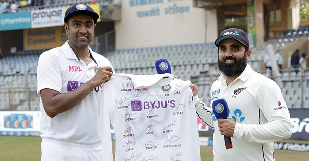 অশ্বিনের এক টুইটেই ‘ভেরিফাইড’ হলেন এজাজ